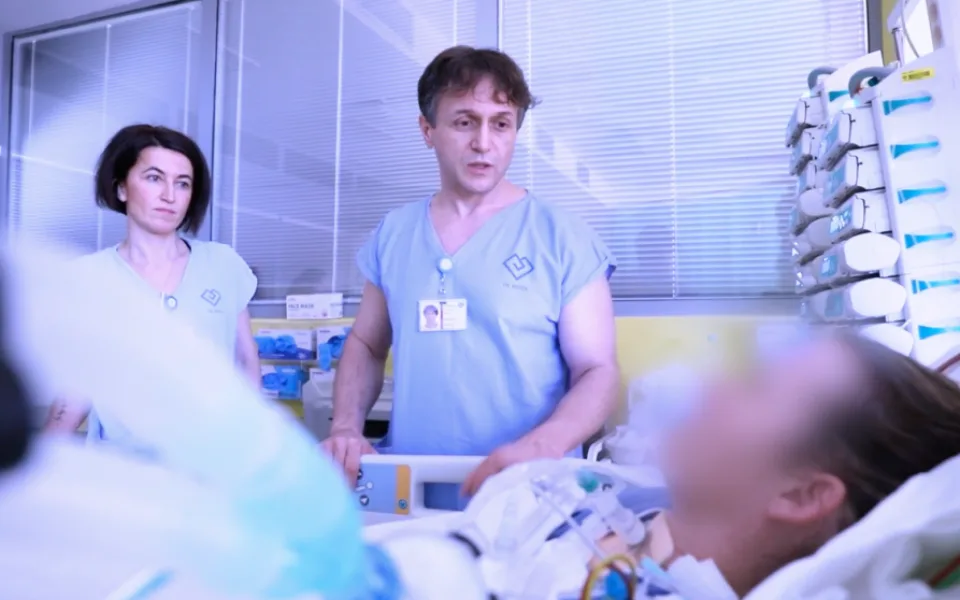 Žena se v nemocnici léčí už dva měsíce