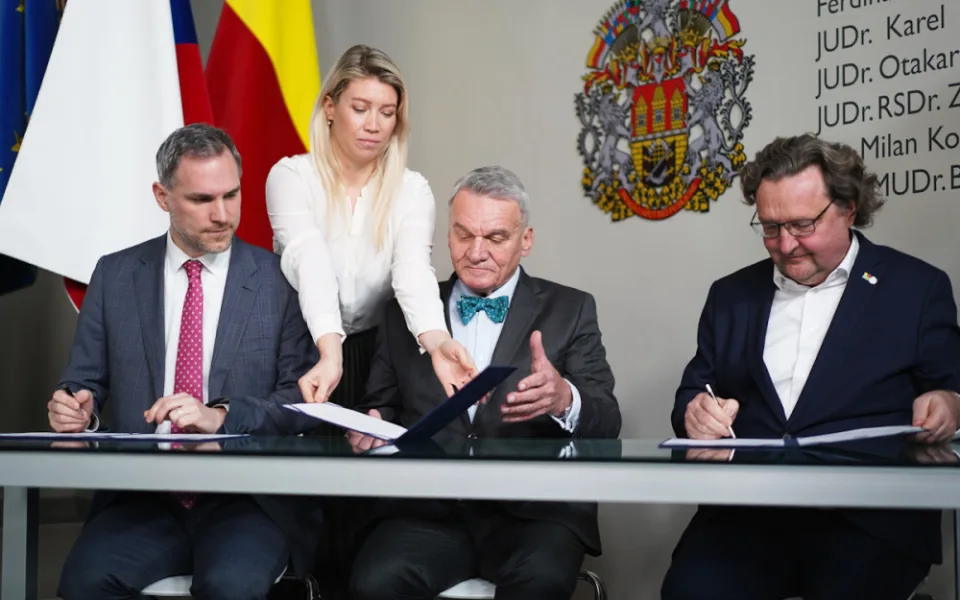 VIDEO: Nové vedení Prahy podepsalo koaliční smlouvu. Primátorem bude Svoboda