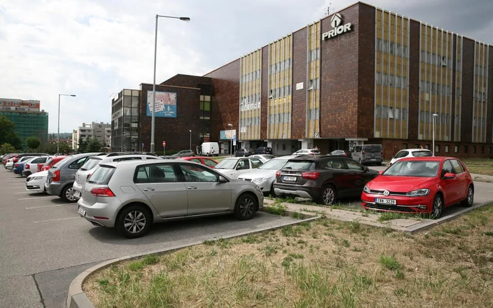 Budova Prioru v Modřanech