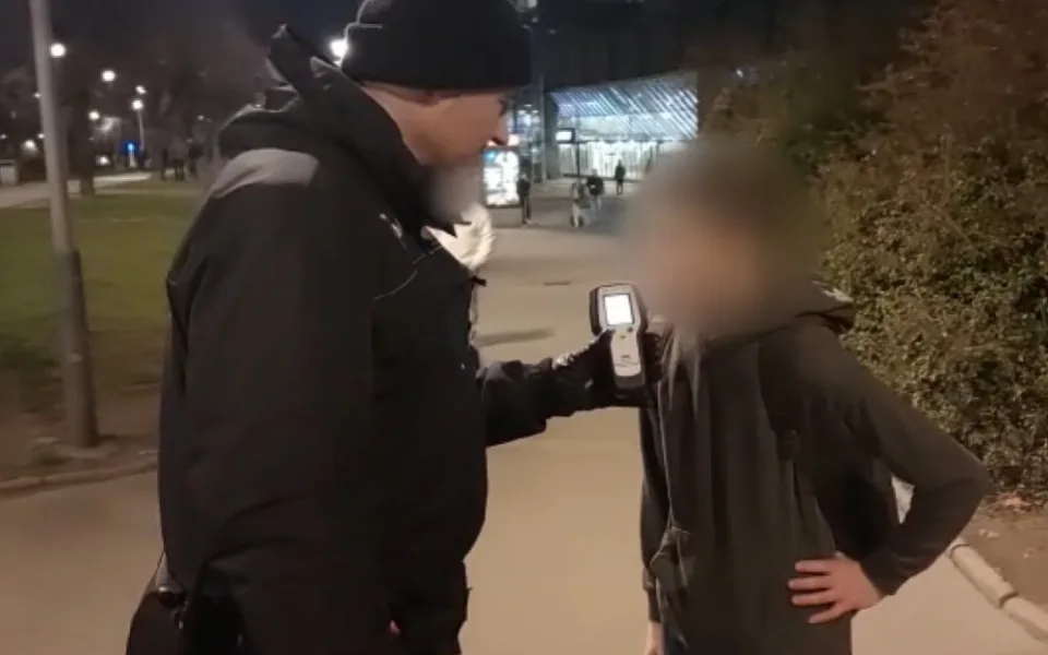 VIDEO: Policie kontrolovala mladistvé pod vlivem drog a alkoholu