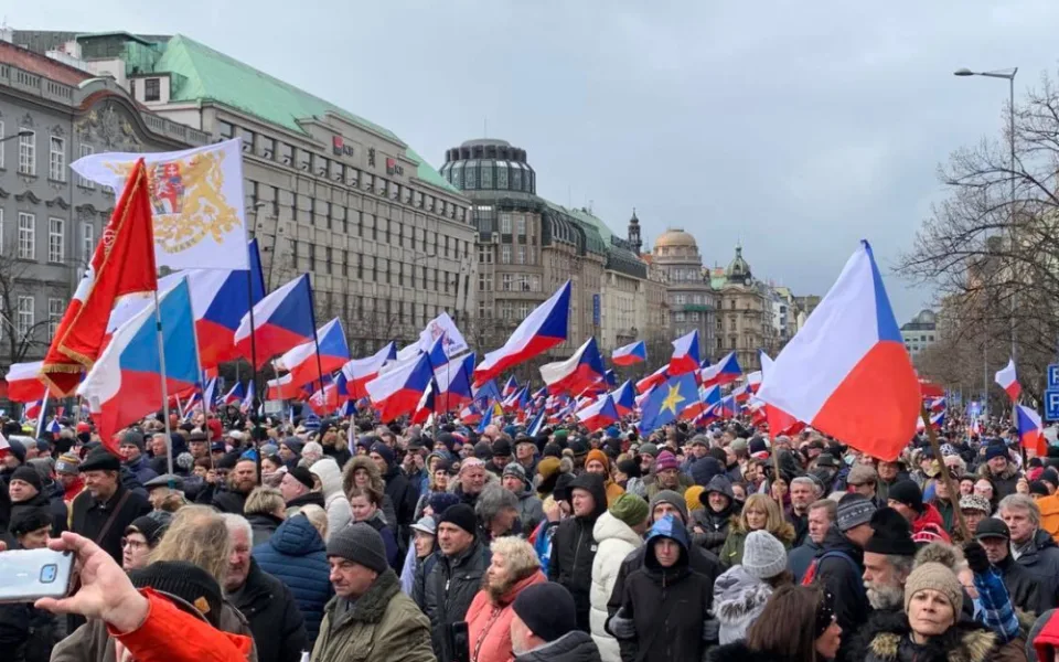 VIDEO: V centru Prahy probíhá demonstrace Česko proti bídě