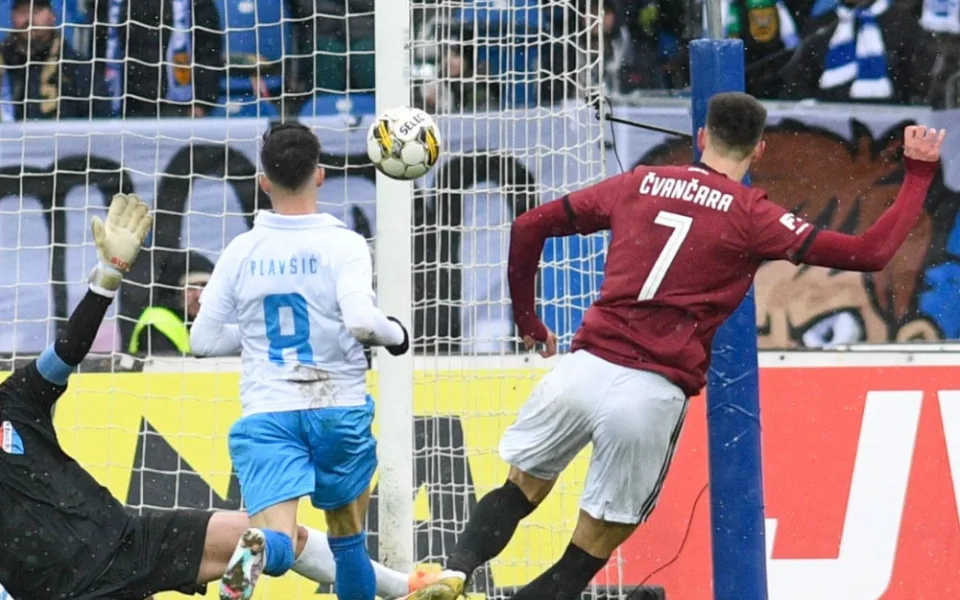 Sparta vyhrála v Ostravě přesvědčivě 3:0 a poskočila do čela ligy