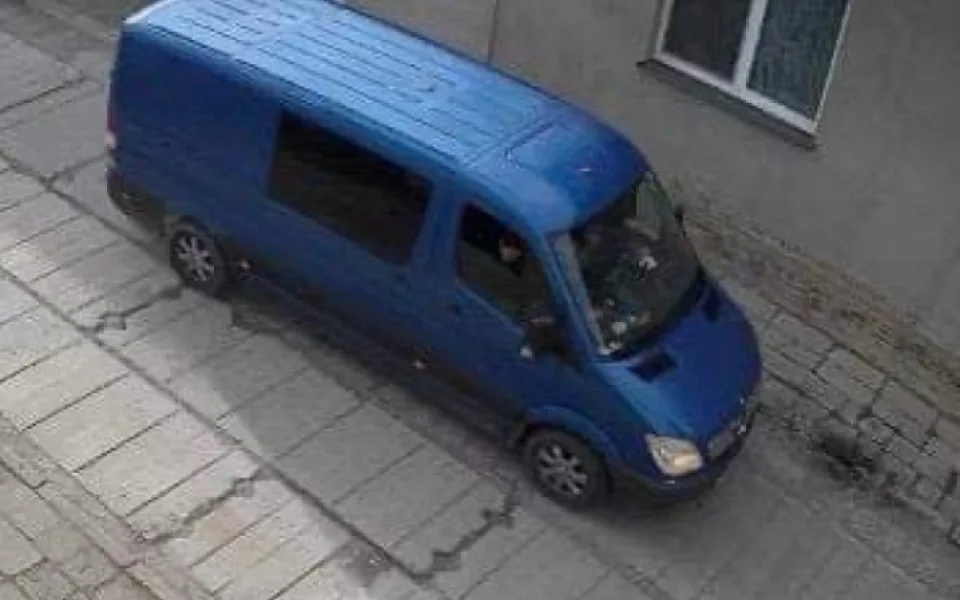 Lidi na sociálních sítích děsí modrá dodávka. Nešiřte dezinformace, vyzývá policie
