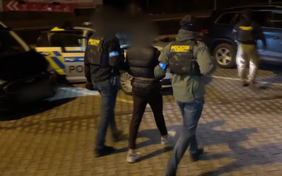 Cizince zadrželi ve vlaku.