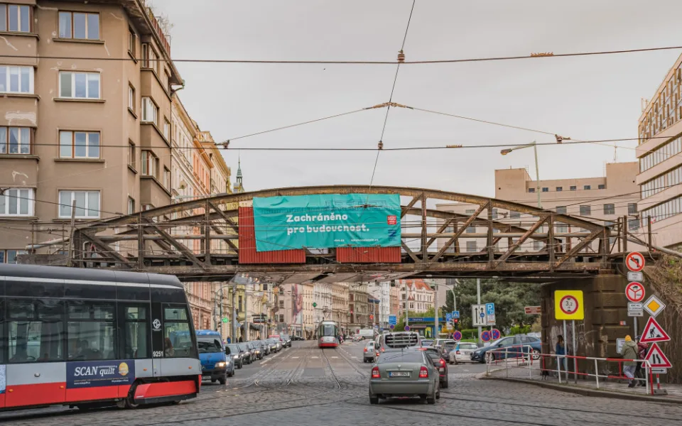 O víkendu snesou železniční most u Výstaviště, práce omezí dopravu