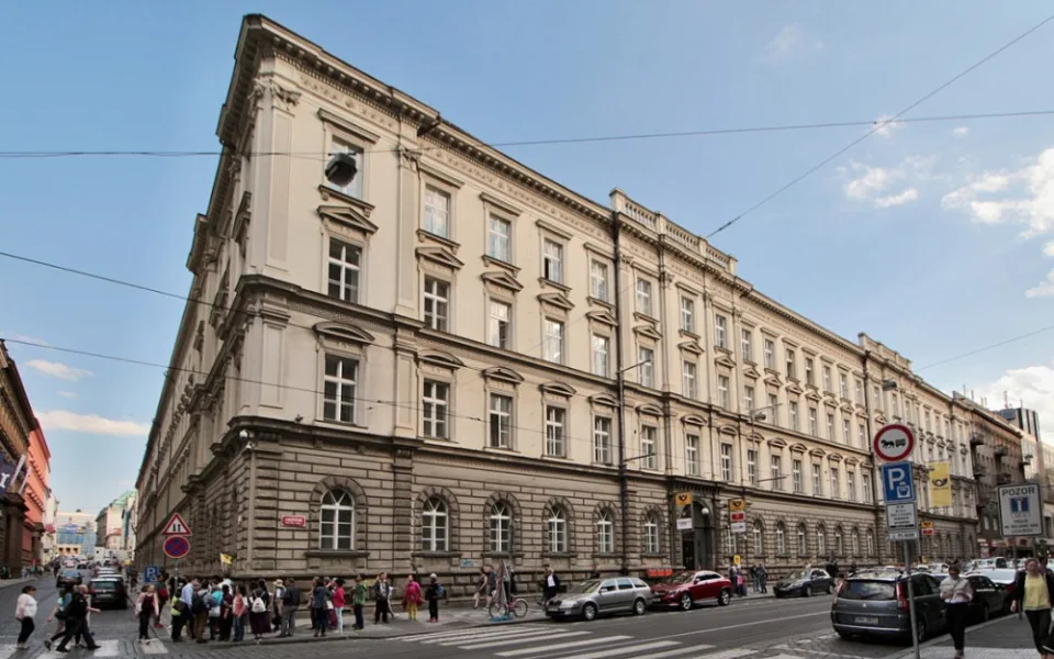 Praha chce koupit pobočku České pošty v centru města