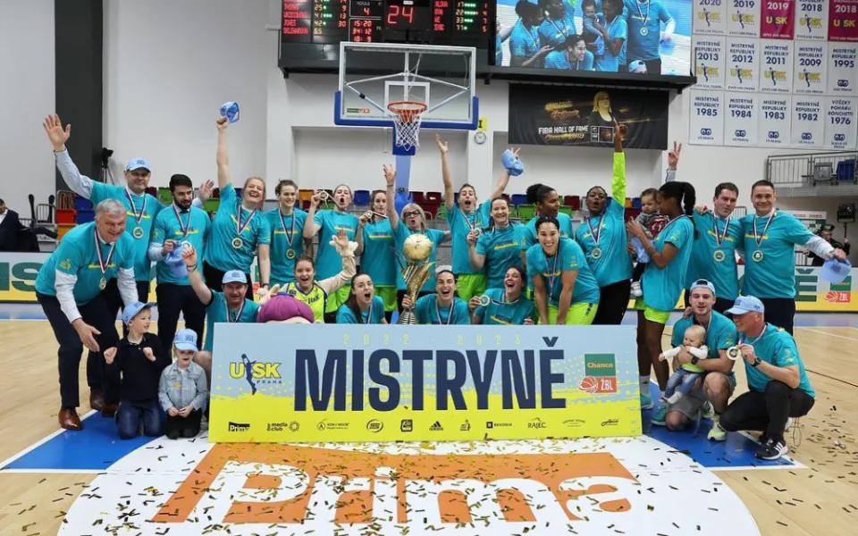 Basketbalistky USK Praha vybojovaly rekordní sedmnáctý titul v české lize