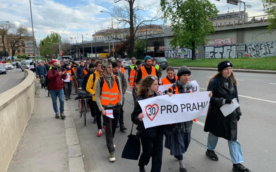 POLITICKÁ KORIDA: Mají mít aktivisté možnost blokovat dopravu v Praze? Odpovídají zastupitelé