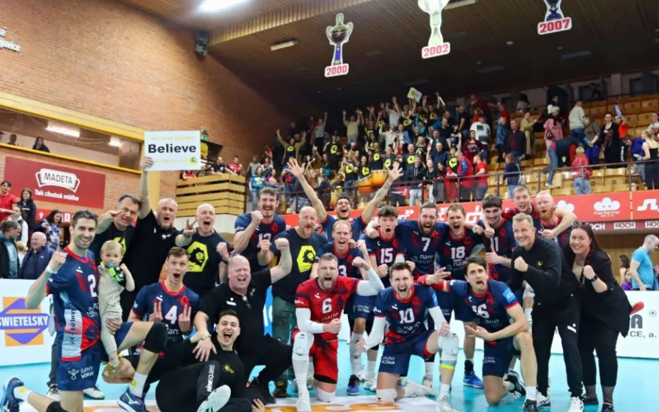 Lvi vyhráli 3:1 na zápasy.