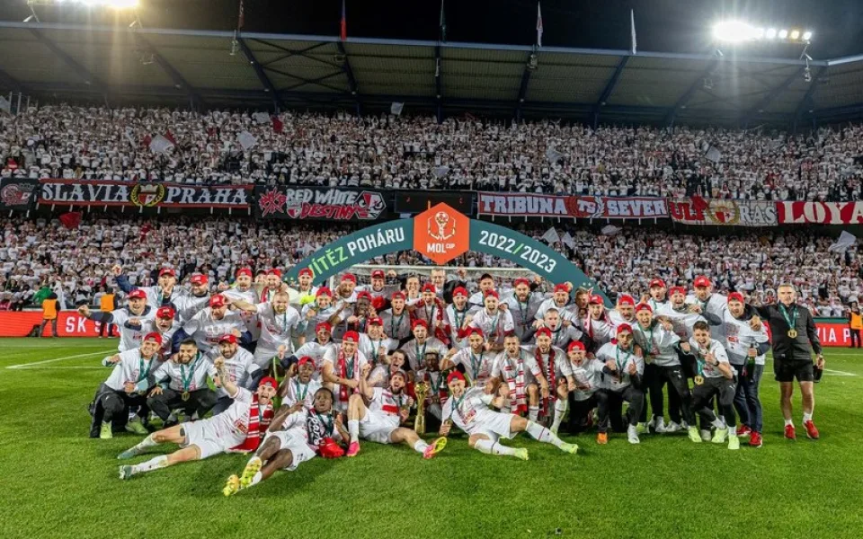 Slavie opanovala finále poháru a bere vítězství na hřišti i v hledišti