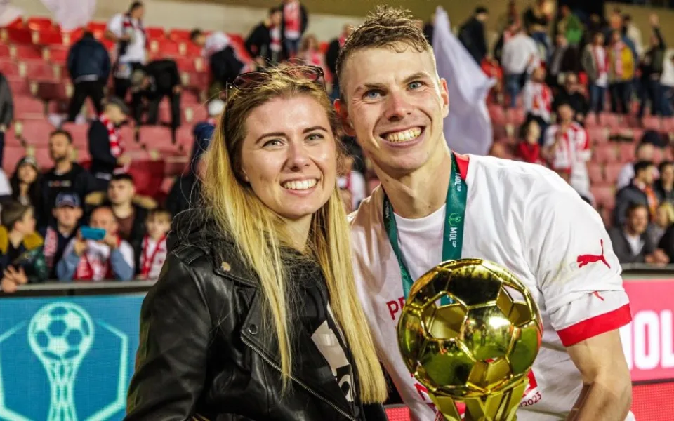 Jsem emoční magor, hodně to prožívám, říká po finálovém derby Douděra, který ho rozhodl