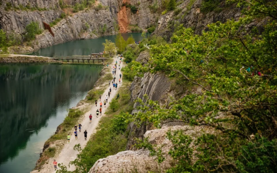 Největší závod v historii Běhej lesy! Na Karlštejně se sešlo přes 2800 běžců