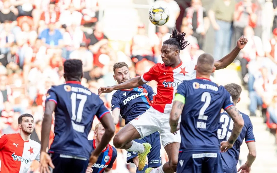 Slavia porazila Plzeň 2:1 a drží se ve hře o titul