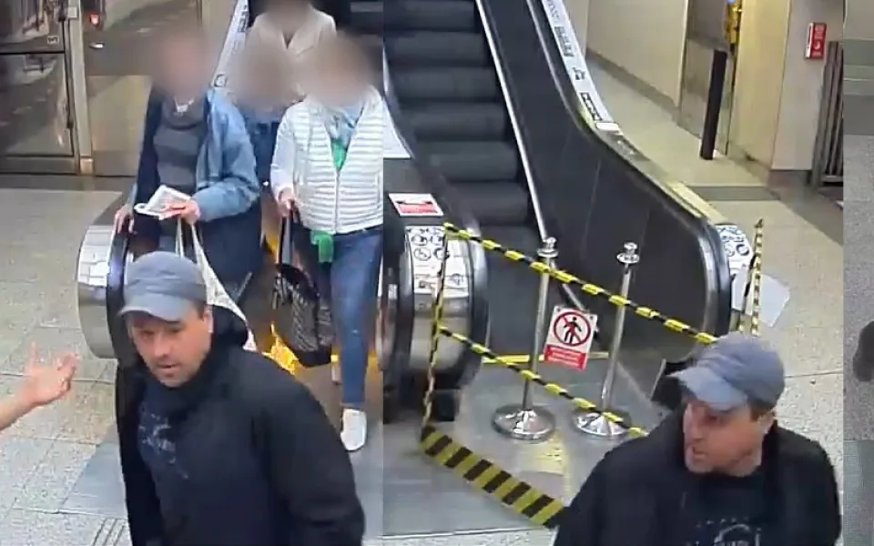 Muž spěchal na metro, cestou dal pěstí kolemjdoucímu. Hledá ho policie
