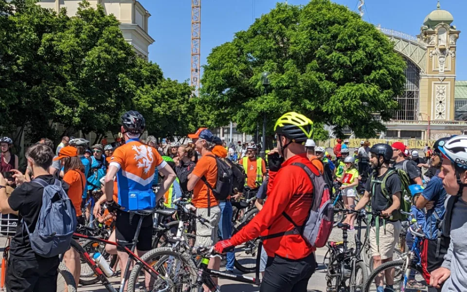 Prahou projely v rámci Světového dne kola stovky cyklistů