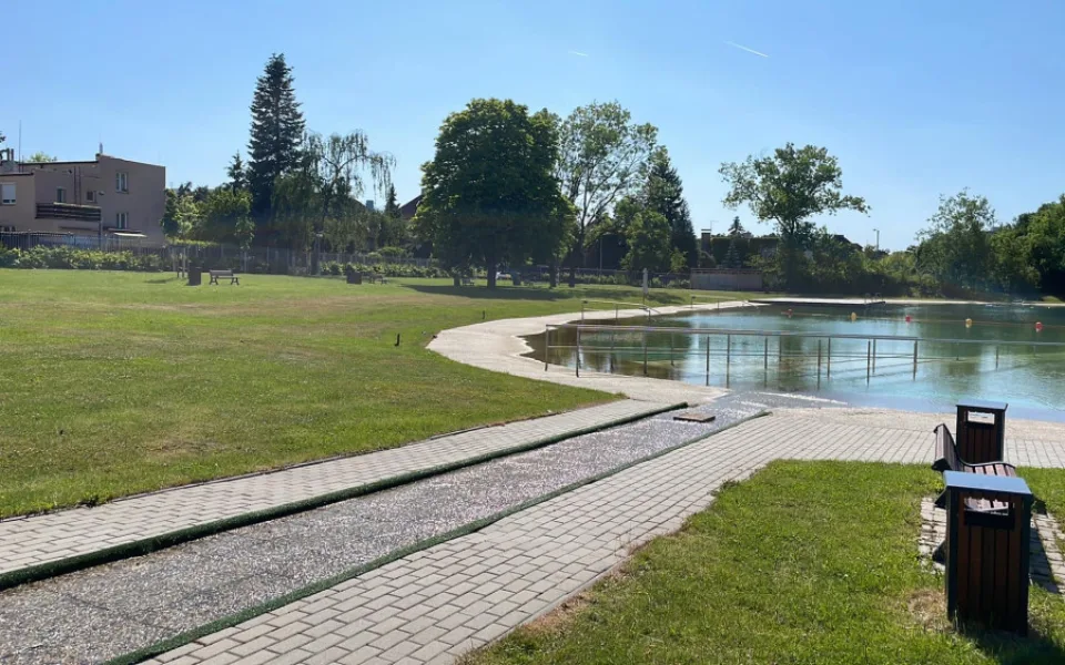 Koupaliště Lhotka