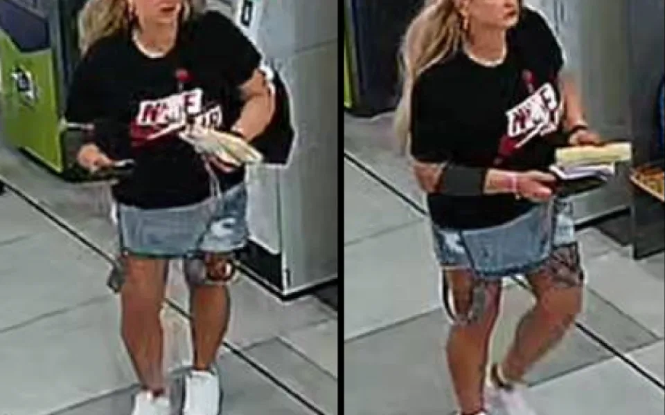 Žena okradla turistku, ta později zlodějku dostihla a chtěla po ní své věci zpět