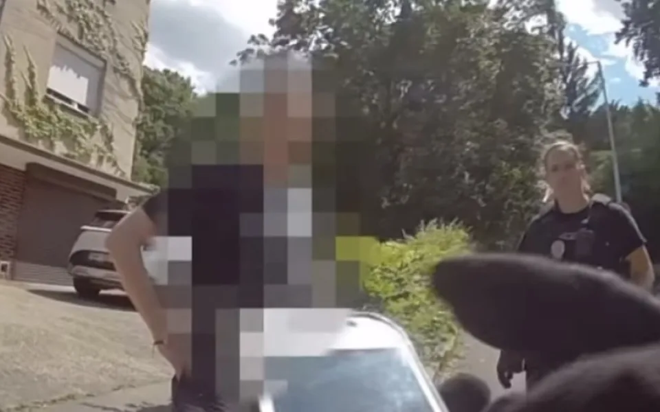 Muž zbil vrátného dětského centra. Tvrdil, že je majitel a před strážnicí si vymýšlel jména