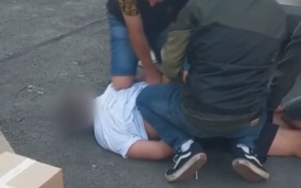 VIDEO: Muž okrádal vozíčkáře i nevidomé lidi. Teď už sedí ve vězení