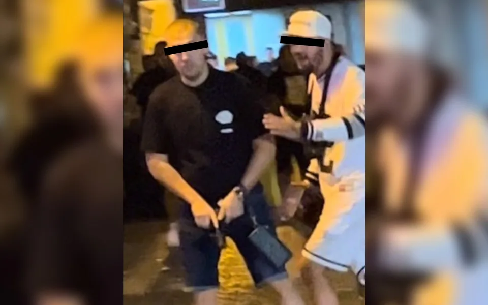 Policie zadržela muže, který střílel v centru Prahy