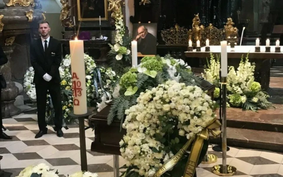 Lidé se v Praze loučili s muzikantem Patejdlem. Mnozí přijeli ze Slovenska