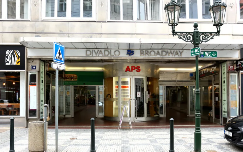 Dražba Paláce Broadway se ani na pátý pokus nezdařila. Za 930 milionů korun ho nikdo nechce