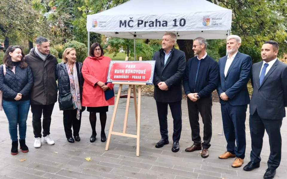 Park se dříve jmenoval Pod Rapidem.