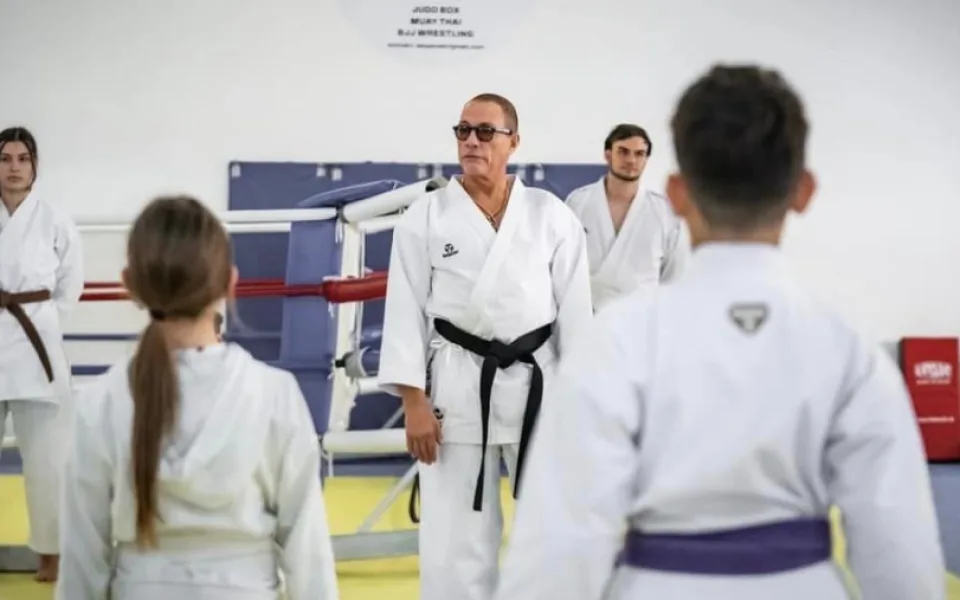 Jean-Claude van Damm navštívil Prahu. Zatrénoval si s pražskými karatisty
