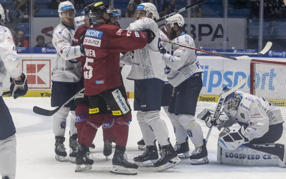Sparta si vystřílela výhru v Plzni během posledních pěti minut