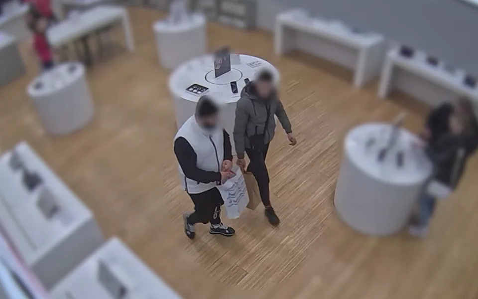 Podvodníci nakoupili i drahou elektroniku.