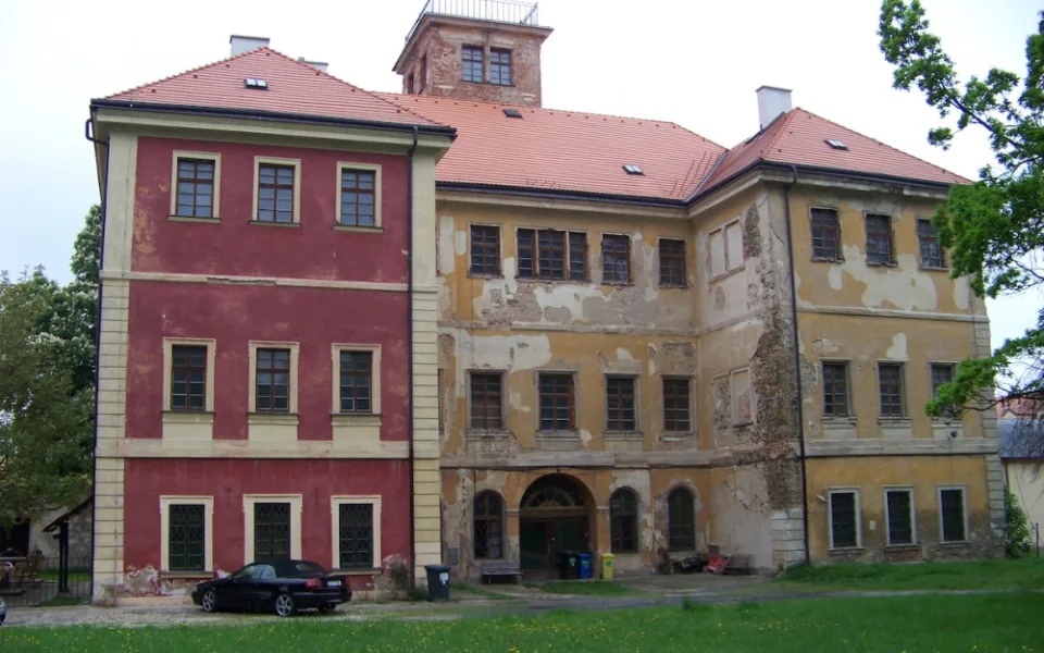Praha-Kunratice,_zámek,_hlavní_budova_od_jihu_(02)