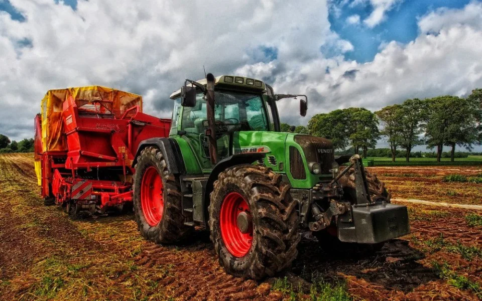 tractor-385681_1280