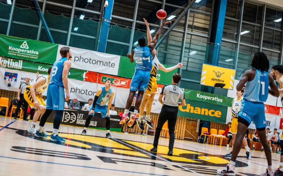 Slavia Basketball se ve středu utká v Edenu s nováčkem z Písku