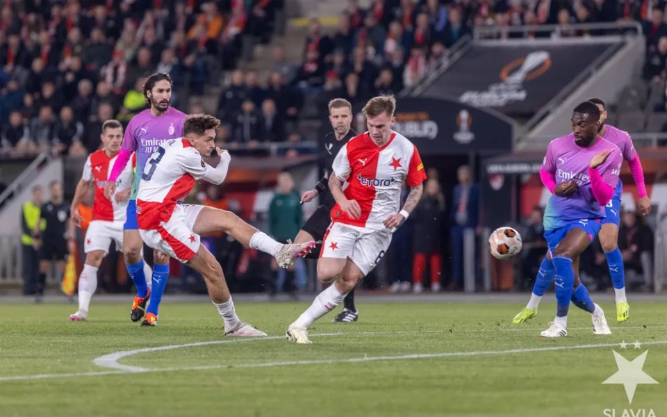 Slavia opět v oslabení podlehla Milánu i doma a po porážce 1:3 v Evropské lize končí