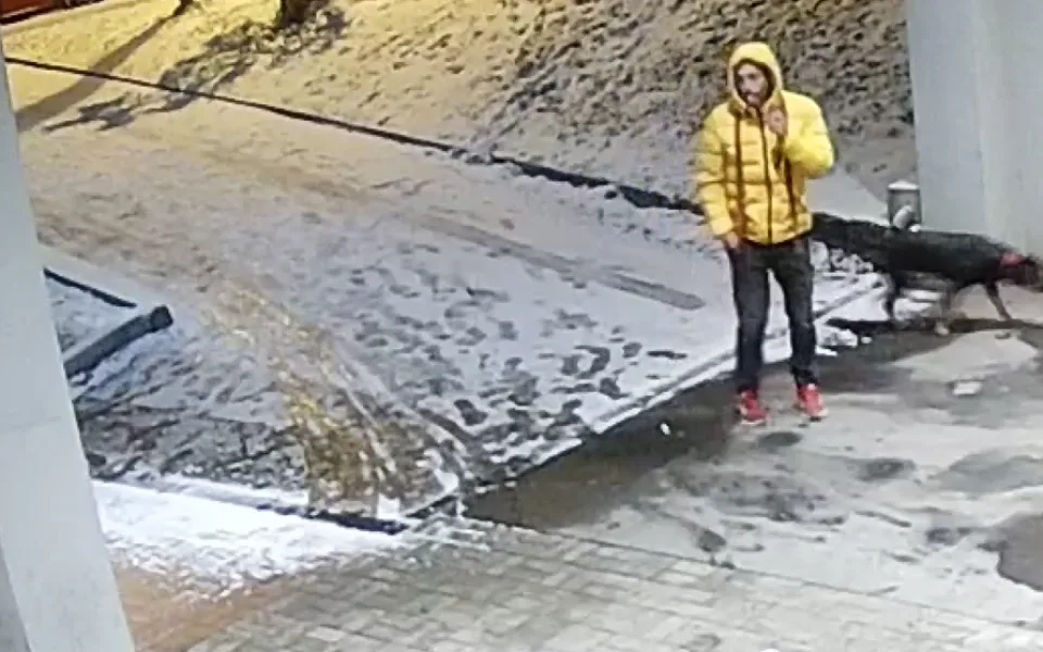 Foto ze záznamu kamery.