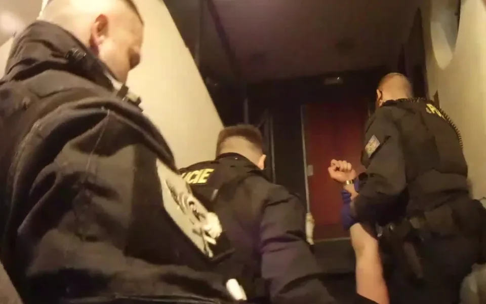Cizince policisté zachraňovali dvakrát za jeden večer.