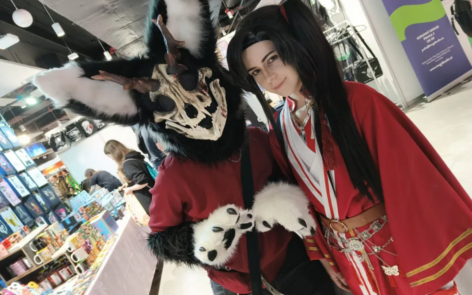 FOTOGALERIE: Zaklínač, Joker i Wednesday. Podívejte se na kostýmy z Comic-Conu