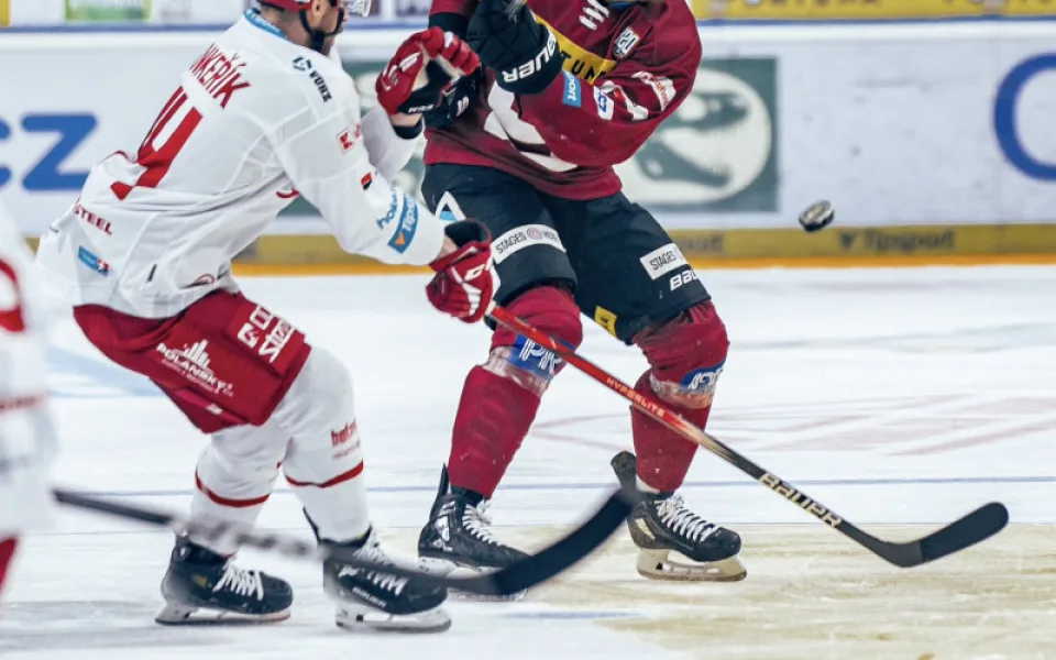 Sparta prohrála na domácím ledě s Třincem 3:2 a v semifinále už vede jen o jednu výhru
