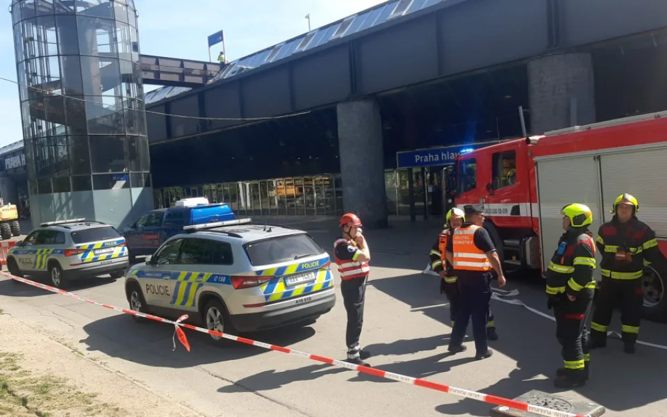 Policisté evakuují hlavní nádraží, našli podezřelé zavazadlo