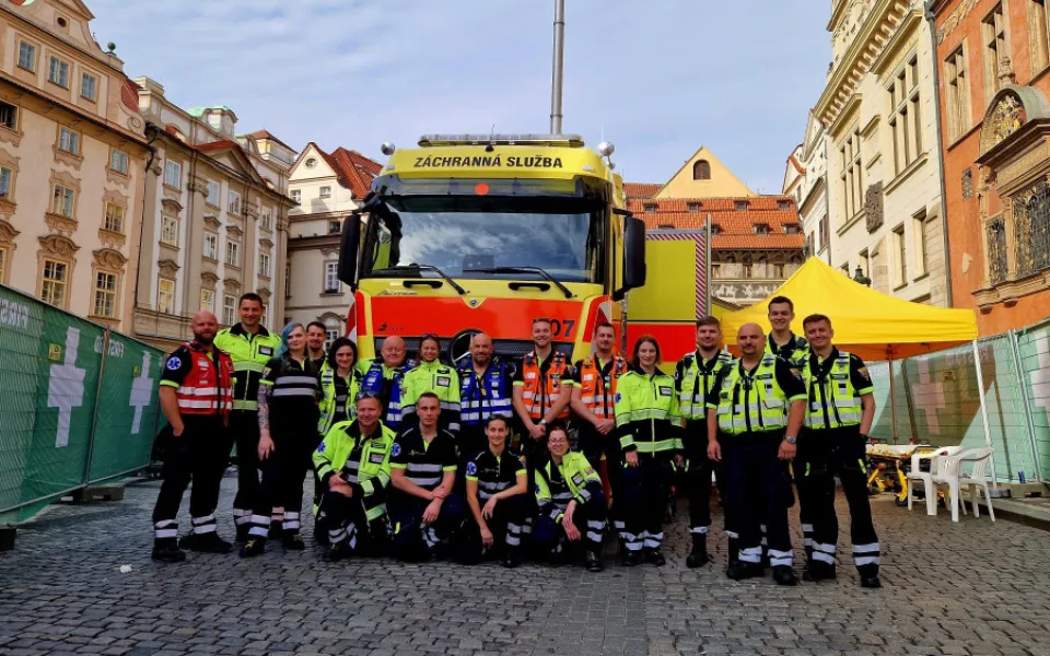 Zdravotníci připravení na maraton.