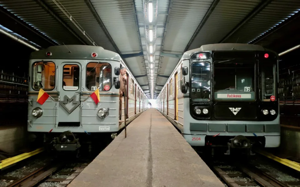 Metro slaví padesát let, dopravní podnik vypravil na linku C historické vlaky