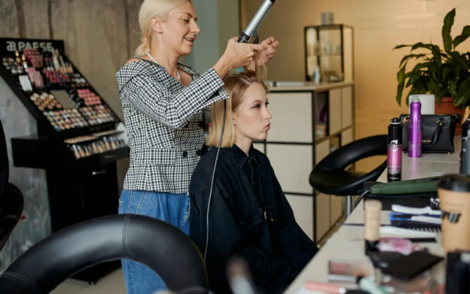 kvōten 24_barberswife.cz_ZDROJ_pexels.com_prazskadrbna(730x425)