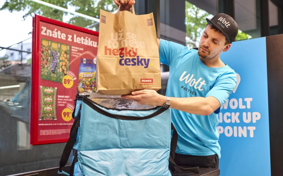 Nákup z PENNY dovezou kurýři Woltu až domů. Služba je dostupná pro 1,7 milionu lidí