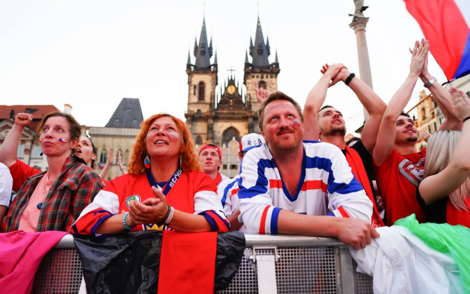 Čeští hokejisté dnes oslaví zlaté medaile s fanoušky na Staroměstském náměstí