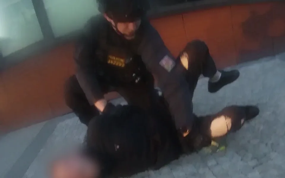 Muž skončil v poutech dvakrát