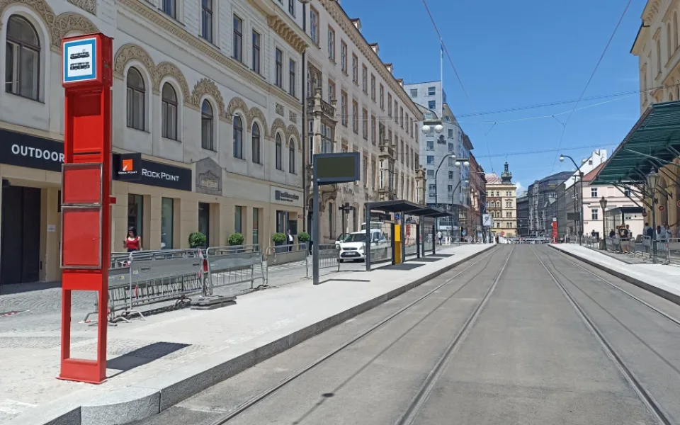 Tramvaje se na Masaryčku vrátí o deset dní dřív. V centru města ale začíná další výluka