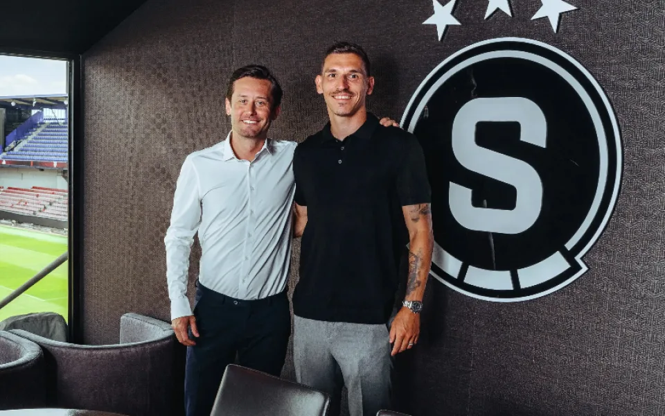 Sparta o další rok prodloužila smlouvu s fotbalistou Pavelkou