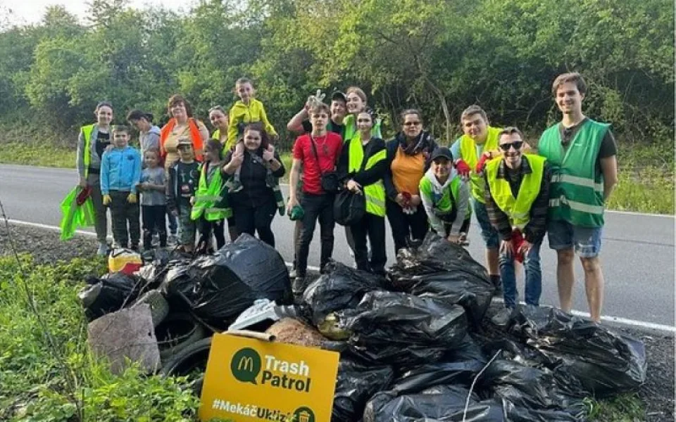 Trash Patrols brázdí ulice měst při McDonald's restauracích po celý rok