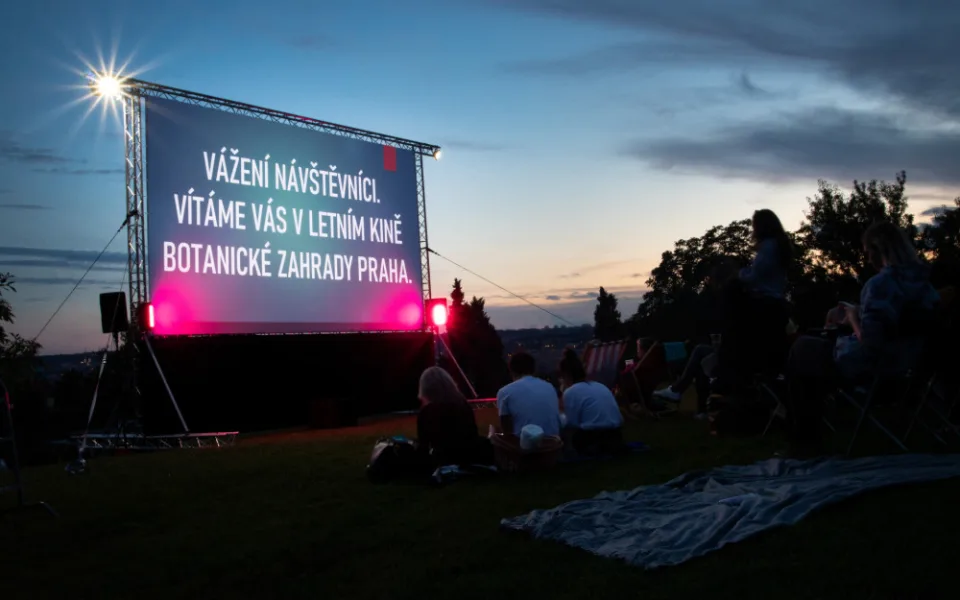 Pražané mohou v srpnu navštívit letní kino v botanické zahradě v Troji