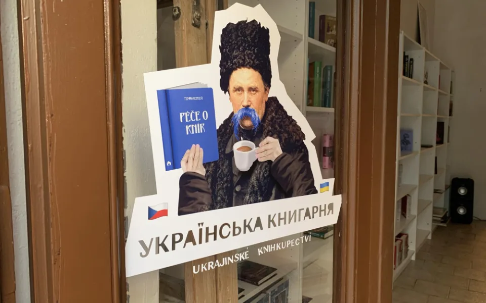 Žižkov má první ukrajinské knihkupectví. Většinu knih prodali hned první den